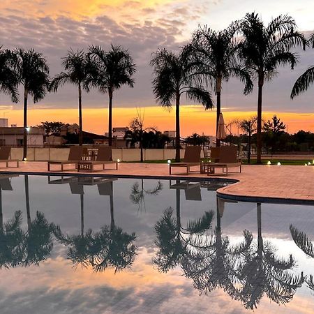 Doubletree By Hilton - Resort - Foz Do Iguacu Luaran gambar Sunset at the University of Fortaleza